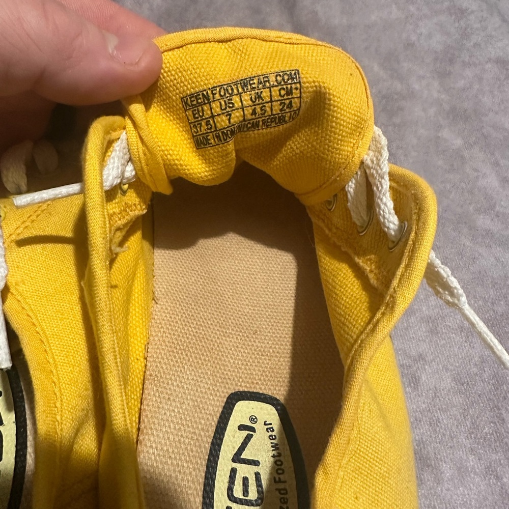 Keen Yellow women’s Sneakers with White Laces - Picture 6 of 7
